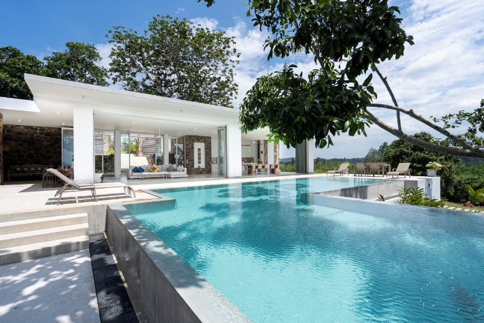 Villa pathway